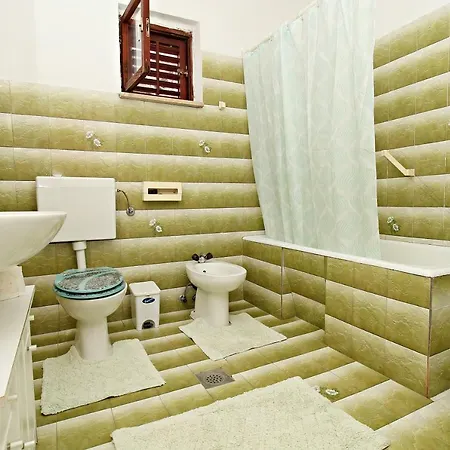 Green *